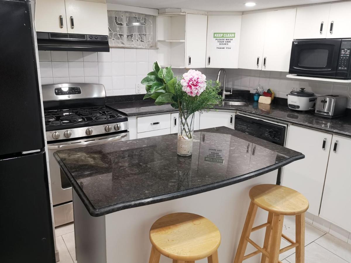 Tidy Private Rooms With Full Kitchen Toronto Eksteriør billede