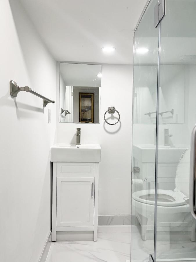 Tidy Private Rooms With Full Kitchen Toronto Eksteriør billede